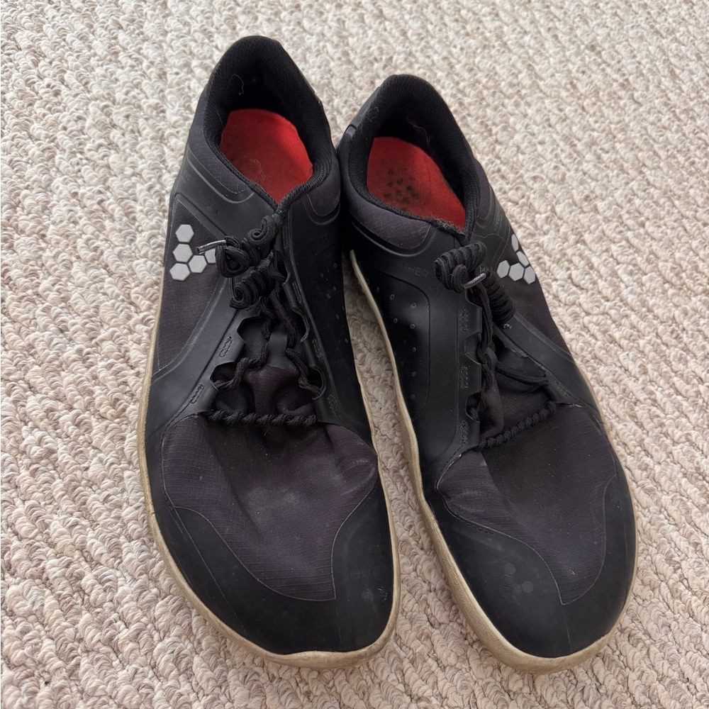 Vivo barefoot Men's Black and Red Athletic Shoes